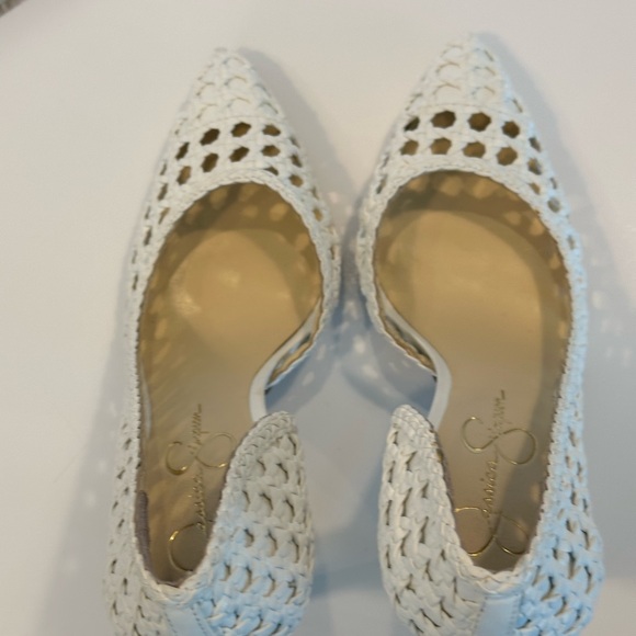 Size 10 4” white open weave d’Orsay pump - Picture 2 of 6